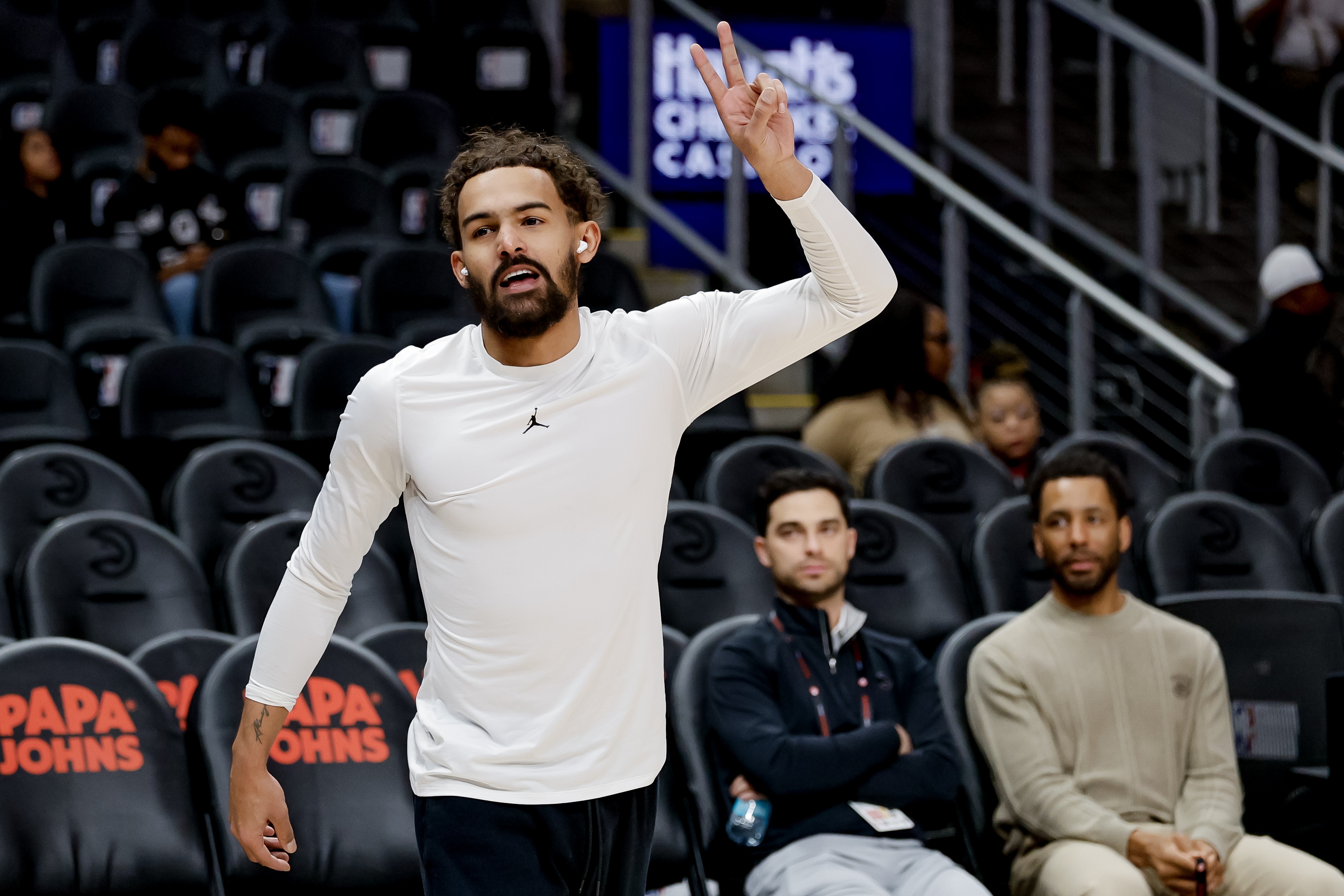 开云平台-名记：特雷·杨的交易昨晚已接近达成 双方球队将在今天正式官宣