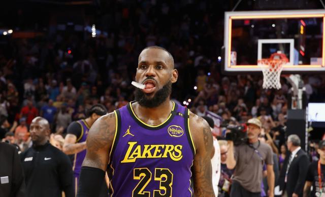 詹皇低迷只因生病！雷迪克揽责，浓眉发声：避免连败