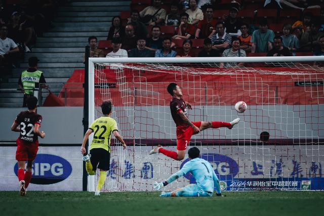 开云app-决定冠军走势的解围！穆帅心有余悸盛赞李昂颜骏凌