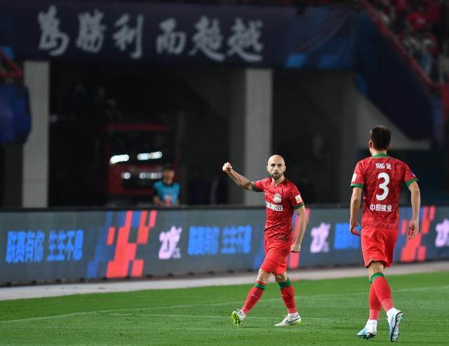 开云官网-【中超】牟鹏飞屡现神扑 河南主场0比0青岛再获平局